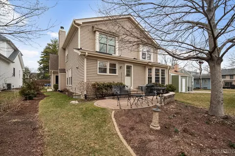 Exterior - 941 Howard St, Wheaton, IL 60187 photo 2 of 5