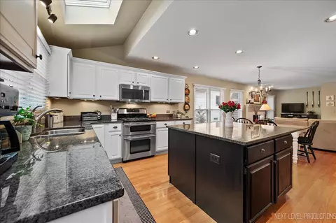 Kitchen - 941 Howard St, Wheaton, IL 60187 photo 3 of 3