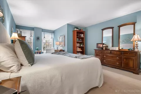 Bedroom - 941 Howard St, Wheaton, IL 60187 photo 2 of 4