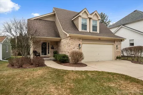 941 Howard St, Wheaton, IL 60187