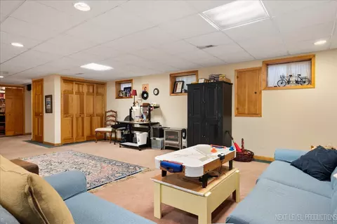 Living - 941 Howard St, Wheaton, IL 60187 photo 7 of 7