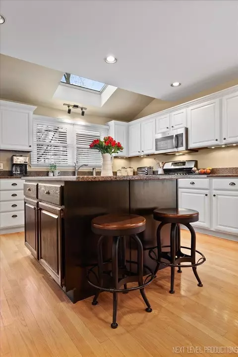 Kitchen - 941 Howard St, Wheaton, IL 60187 photo 1 of 3