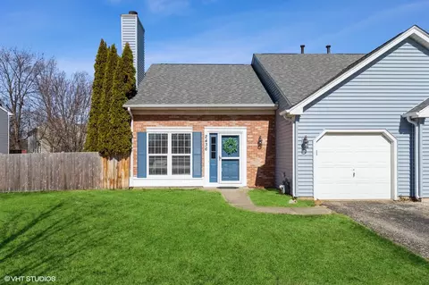 2436 Aspen Dr, Woodstock, IL 60098