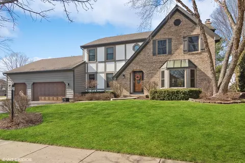 800 Wildrose Dr, Cary, IL 60013