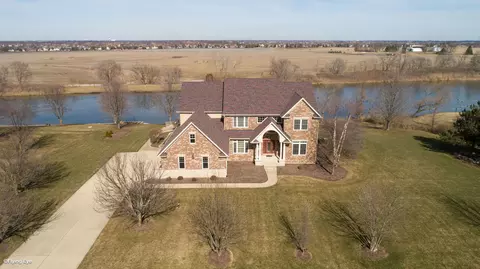5050 Half Round Rd, Oswego, IL 60543