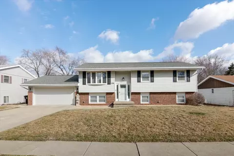 204 Rebecca Ln, Normal, IL 61761
