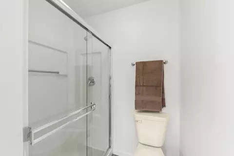 Bath - 24819 Gates Ct, Plainfield, IL 60585 photo 2 of 3