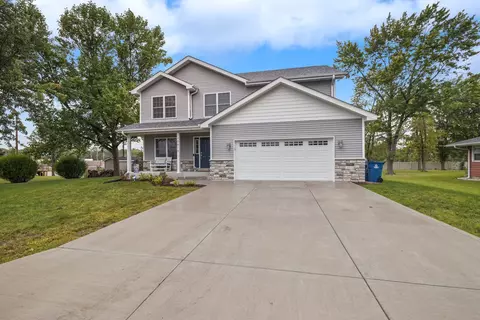 10810 Schneider Pl, Saint John, IN 46373