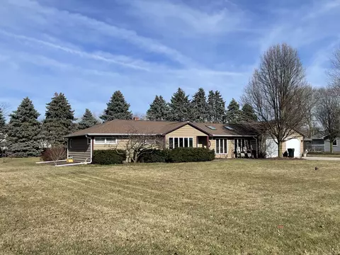 104 Osage Ct, Oswego, IL 60543