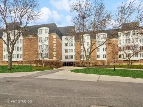 225 Lake Blvd #512, Buffalo Grove, IL 60089
