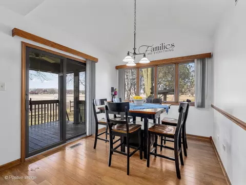 Dining - 1808 185th St, Lansing, IL 60438 photo 2 of 2