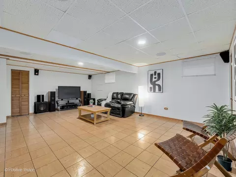 Living - 1808 185th St, Lansing, IL 60438 photo 5 of 6