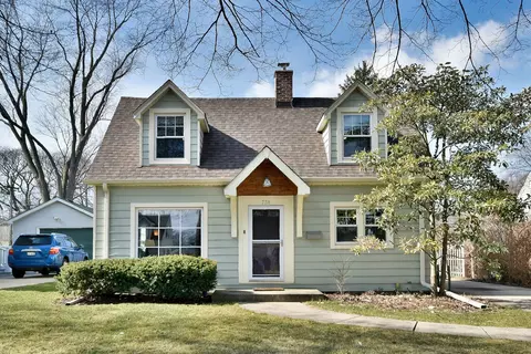 738 S Highland Ave, Arlington Heights, IL 60005