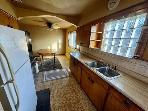 Kitchen - 4408 Oak Ave, Lyons, IL 60534 photo 2 of 2