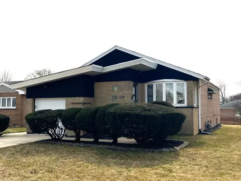 4041 W 107th St, Oak Lawn, IL 60453