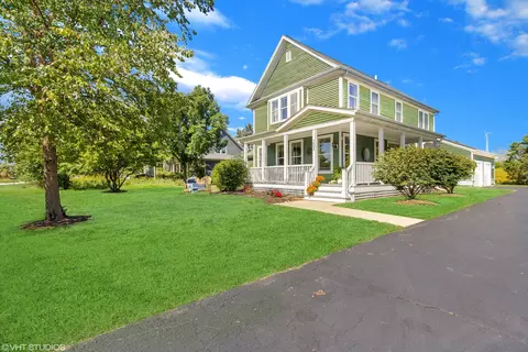 1202 Prairie Trl, Grayslake, IL 60030