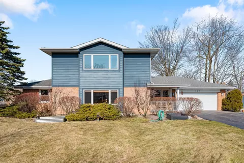 597 Hyacinth Pl, Highland Park, IL 60035
