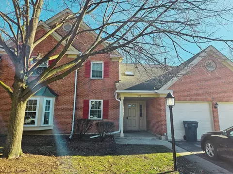 311 Glasgow Ln #Z2, Schaumburg, IL 60194
