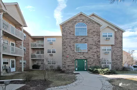 310 Cunat Blvd #3B, Richmond, IL 60071