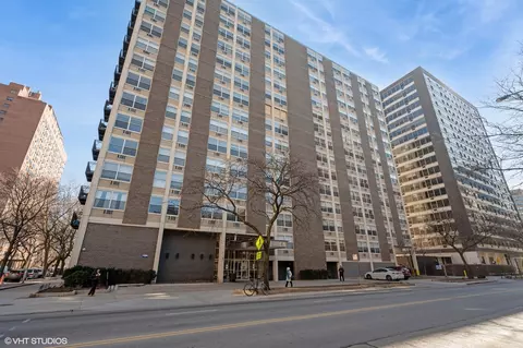3033 N Sheridan Rd #506, Chicago, IL 60657