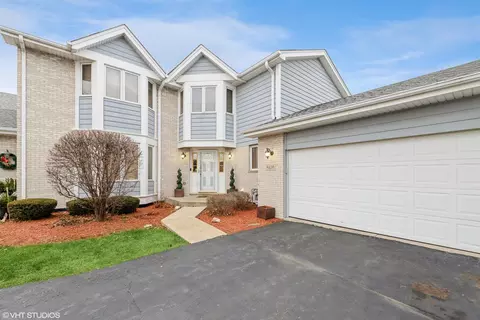 8438 Dunmore Dr, Tinley Park, IL 60487