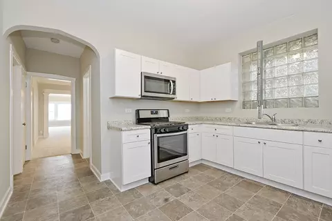 5730 S Artesian Ave, Chicago, IL 60629 photo 12