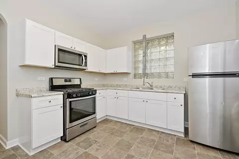 5730 S Artesian Ave, Chicago, IL 60629 photo 11