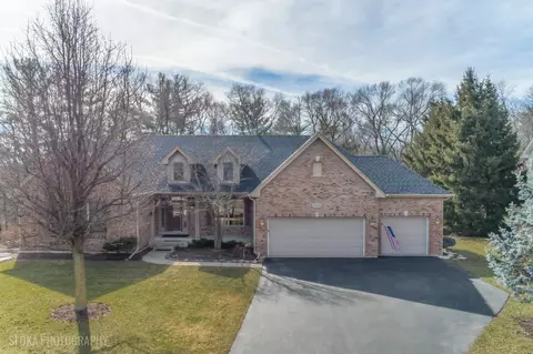 7313 Stirlingshire Ct, Mchenry, IL 60050