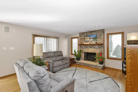 Living - 1535 Creekside Dr, Hoffman Estates, IL 60169 photo 1 of 13