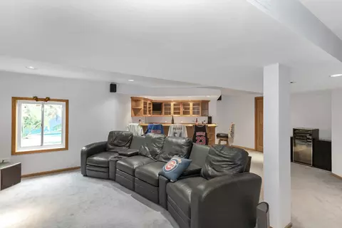 Living - 1535 Creekside Dr, Hoffman Estates, IL 60169 photo 12 of 13