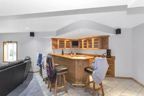 Kitchen - 1535 Creekside Dr, Hoffman Estates, IL 60169 photo 6 of 7