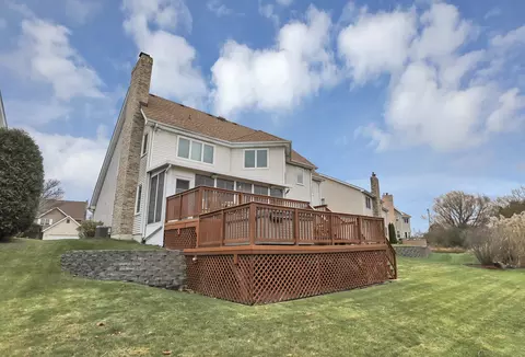 Exterior - 1535 Creekside Dr, Hoffman Estates, IL 60169 photo 7 of 14