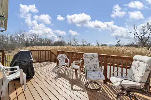 Exterior - 1535 Creekside Dr, Hoffman Estates, IL 60169 photo 11 of 14
