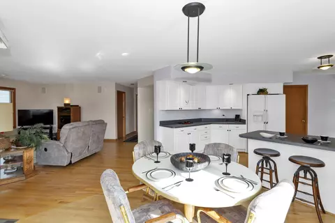 Dining - 1535 Creekside Dr, Hoffman Estates, IL 60169 photo 1 of 5