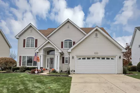 1535 Creekside Dr, Hoffman Estates, IL 60169