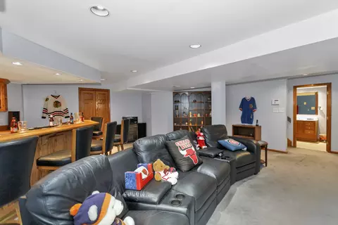 Living - 1535 Creekside Dr, Hoffman Estates, IL 60169 photo 9 of 13