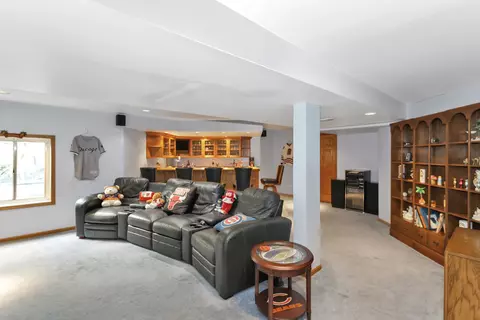 Living - 1535 Creekside Dr, Hoffman Estates, IL 60169 photo 10 of 13