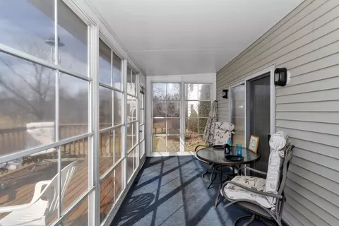 Exterior - 1535 Creekside Dr, Hoffman Estates, IL 60169 photo 6 of 14