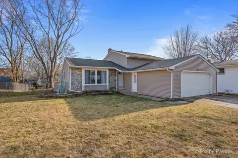 1523 Jewel Ave, Saint Charles, IL 60174