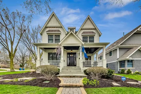 833 W 7th St, Hinsdale, IL 60521