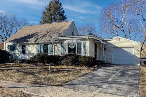 806 Northfield Ave, Loves Park, IL 61111
