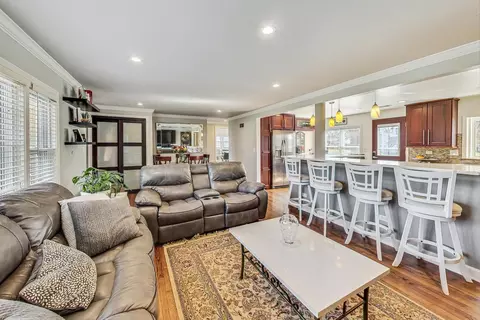 1815 Euclid Ave, Mount Prospect, IL 60056 photo 3