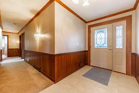Entry Way - 505 E Lincoln Ave, Belvidere, IL 61008 photo 1 of 1