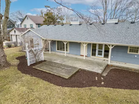 Exterior - 505 E Lincoln Ave, Belvidere, IL 61008 photo 9 of 11