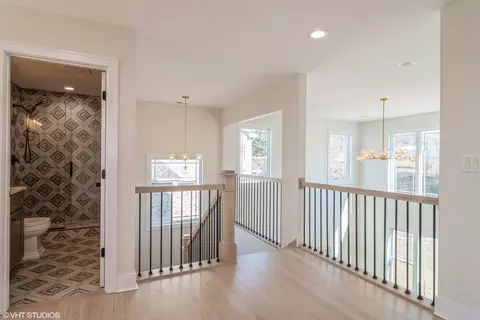 Entry Way - 101 Gloria Dr, Elgin, IL 60120 photo 3 of 4