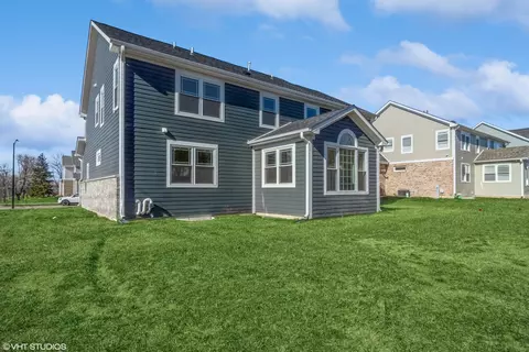 Exterior - 101 Gloria Dr, Elgin, IL 60120 photo 2 of 2