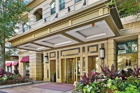 25 E Superior St #3805, Chicago, IL 60611