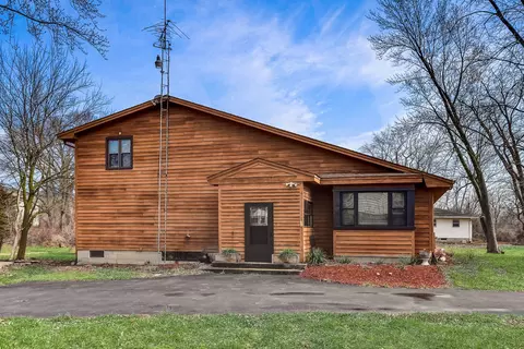 2525 Golf Rd, Joliet, IL 60432