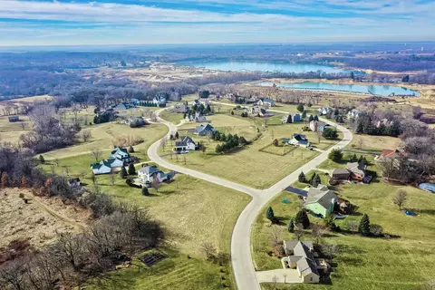 317 Bluffs Edge Dr, Mchenry, IL 60051 photo 3
