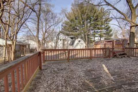 Exterior - 715 S Lincoln Ave, Dixon, IL 61021 photo 4 of 5